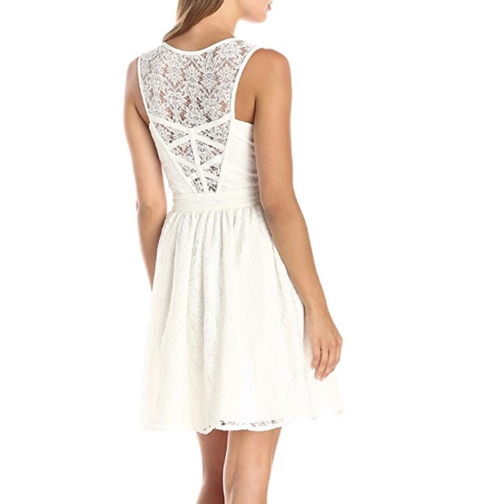 NWT 👗 Ivory lace dress!